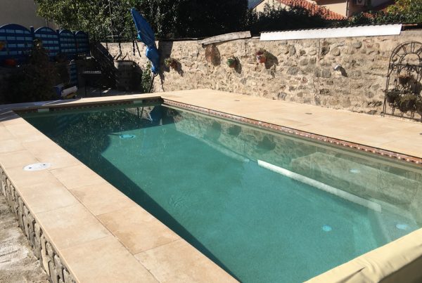 Installateur piscine en béton pebble-roc à Perpignan