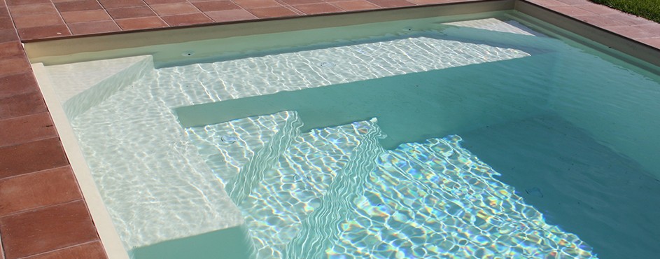 Installation piscine avec escalier à Vinnassan